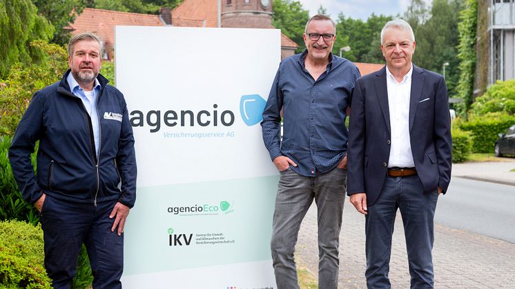 Die Ammerländer Versicherung investiert in den Assekuradeur agencio. Axel Eilers (li.) übernimmt den Vorsitz des Aufsichtsrates, Gerold Saathoff (re.) bildet gemeinsam mit Holger Koppius den Vorstand.