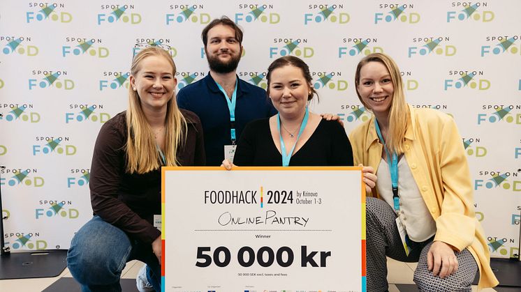 Vinnande laget "Online skafferi" i Food Hack 2024 fr v Isabelle Bengtsson, Edhar Older, Josefin Hansen och Madeleine Magnusson.