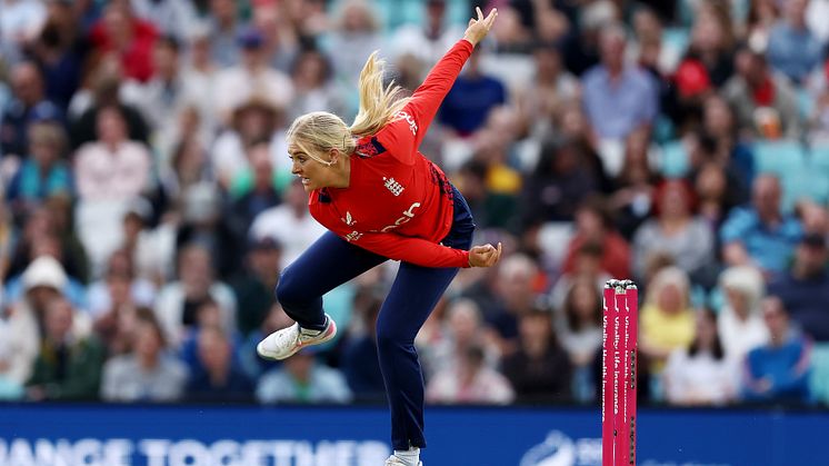Glenn leads England Women to victory over New Zealand 