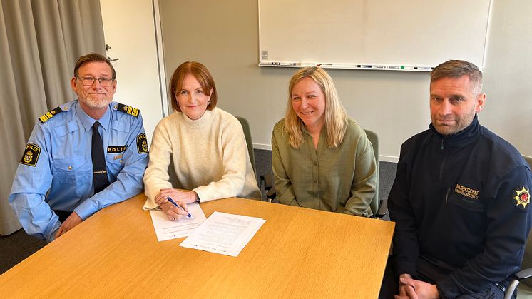 Michael Johansson lokalpolisområdeschef Botkyrka, Charlotte Lagerkvist tf kommundirektör Botkyrka kommun, Anna Mellström vd Botkyrkabyggen och Magnus Carderos distriktschef BotkyrkaSalem Södertörns brandförsvarsförbund.