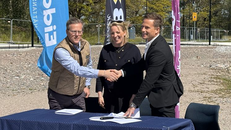 Avtalet signerades av Henrik Ljungdahl, vd MVB Väst, Jennie Bergius Eriksson, styrelseordförande Eidar och Sanny Mattelin, vd Eidar.