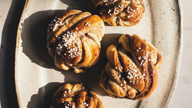 62% av svenskarna firar kanelbullens dag - i år med en afterwork!