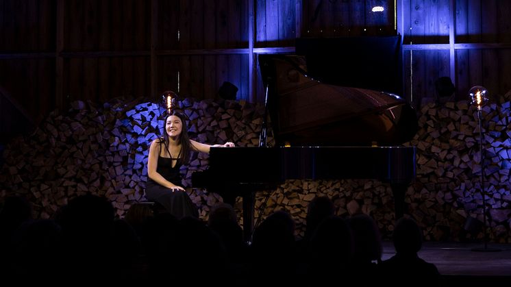 Mélodie Zhao vid en konsert på Öland. (Foto Lisa Madestam)