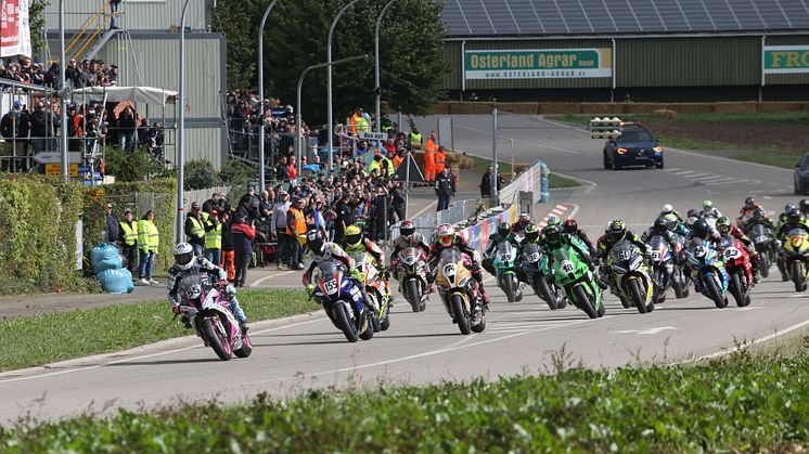 Spannung garantiert: Internationales Dreieckrennen in Frohburg - Foto: Motorrennsportarchiv