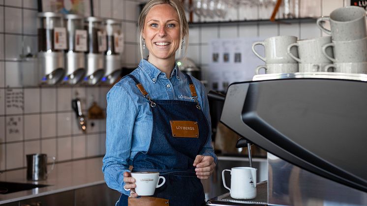 A new extensive survey from Löfbergs sheds light on Sweden’s strong relationship with coffee, revealing that 8 out of 10 Swedes enjoy coffee on a regular basis.