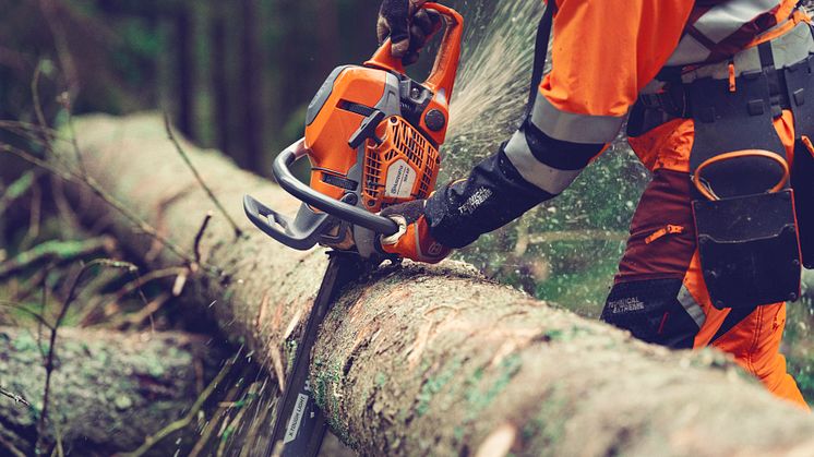 Husqvarna lanserar två banbrytande motorsågar för trädproffs