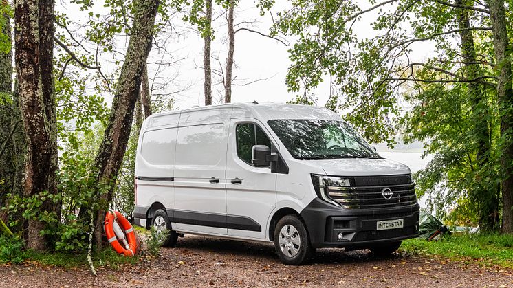 Nissan Suomi on muuntanut uuden Interstarin todelliseksi paikalliseksi erikoisversioksi – sauna-autoksi.