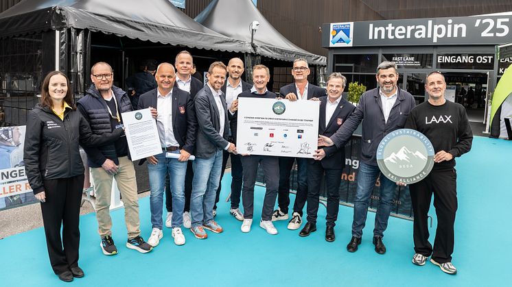 På Interalpin i Innsbruck, Österrike, den 7 maj 2025 lanserades officiellt den nya alliansen Global Sustainability Ski Alliance, den första i sitt slag inom skidindustrin. 