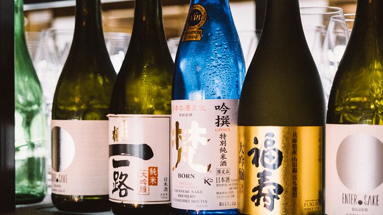 Flera internationellt erkända sake-producenter gästar Stockholm Sake Festival på TAK Stockholm.