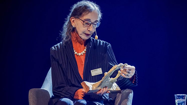 Joyce Carol Oates med Sjöjungfrun. Foto: Natalie Greppi 