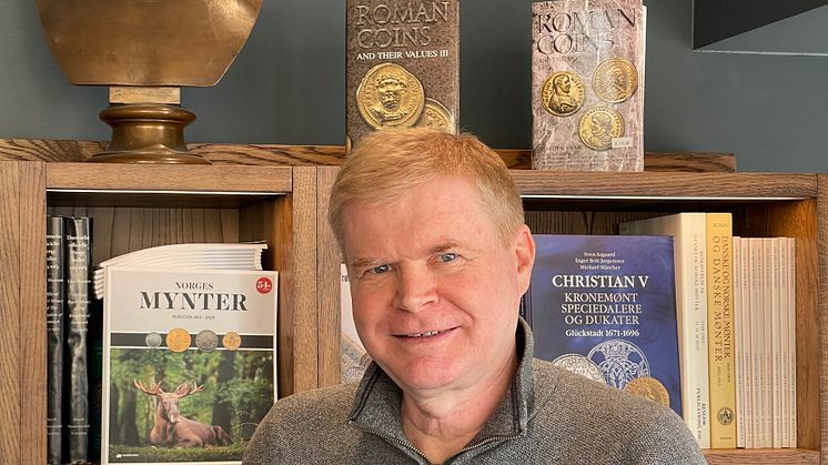 Styreleder Arne Riise i Oslo Myntgalleri reiste hjem fra Bruun-auksjonen med mynter for 12 millioner koner, inkludert den tredje dyreste norske mynten i historien. 