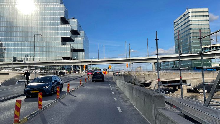 Trafiken på Norra Sjöfarten har gått dubbelriktad en längre tid men från den 4 november blir vägen återigen enkelriktad med två körfält västerut. Foto: Trafik Göteborg