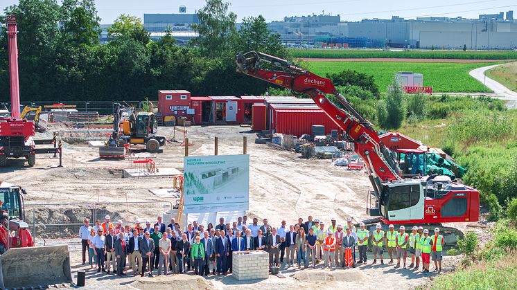 Die Partner von BMW, Bayernwerk Natur und Stadtwerke Dingolfing haben diese Woche den Startschuss für ein neues Heizwerk am BMW-Standort Dingolfing gegeben.