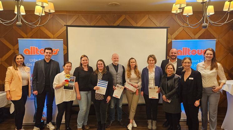 Gruppenbild mit den Gewinner-Agents und Roadshow-Partnern in Bregenz.
