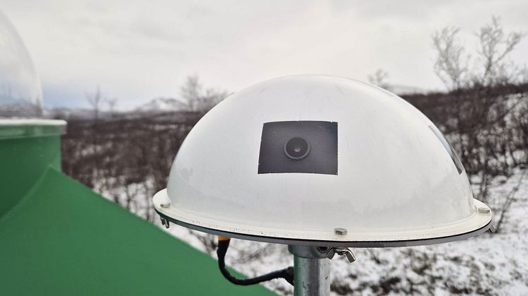 Meteorkamera installeras i Abisko oktober 2024 Foto_Daniel Kastinen.jpg