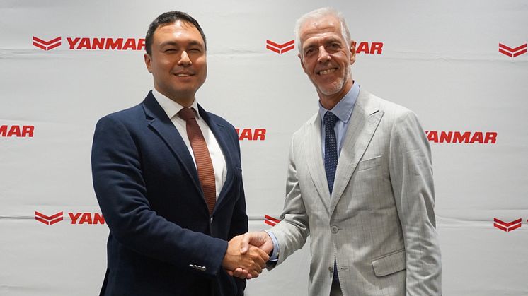 From left: Kemal Shoshi, President of Yanmar Agribusiness Co., Ltd.; Bernard Wackers, Deputy General Manager of ATC Comafrique