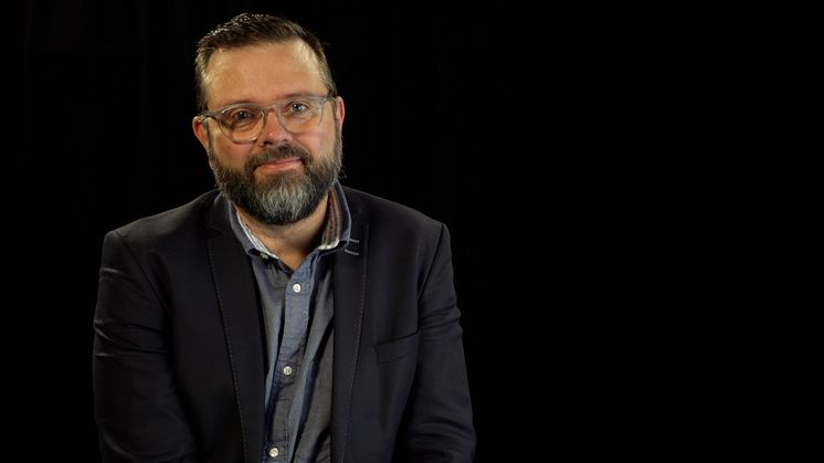 Han drömmer om att bryta polariseringen