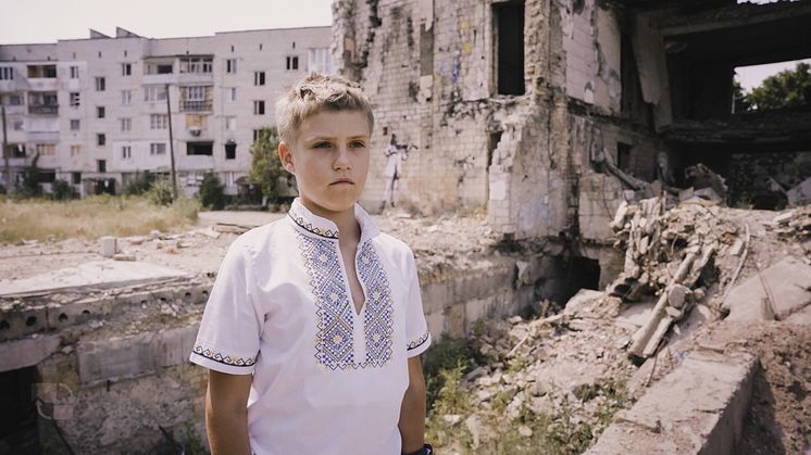– Jag förstod inte vad som hände förrän de sa på  nyheterna att det var krig. Senare på morgonen bombade de Kiev och Donbass, säger tolvårige Artem i Borodianka strax utanför Kiev.