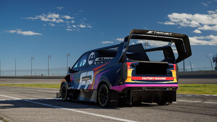 Poprvé se na Goodwood Hillclimb představí také Ford SuperVan 4.2, jehož cílem je dosáhnout superrychlého času v závodě Shootout a který se představí po 30 letech od debutu Fordu Supervan 3