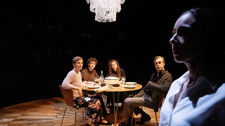 Anna Harling, Odin Romanus, Pierina Rizzo, Johan Friberg och Magdalena Eshaya i Nattvak som har premiär 27 september.