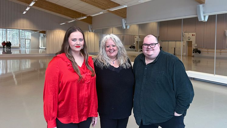 Piteå kommuns Kata Nilsson och Elisabeth Lindberg samt Region Norrbottens Johannes Sundelin tror på dansen, Piteå och Norrbotten. Foto Piteå kommun