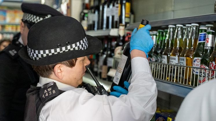 Met officers make 15 arrests in operation targeting shoplifting gang 