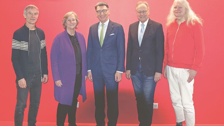 Freuten sich über HEAT (v.l.): Prof. Dr. Mario Adam, HSD, Prof. Dr. Edeltraut Vormberg, HSD, Ulrich Leitermann, SIGNAL IDUNA, Handwerksvertreter Hans -Joachim Hering, Thomas Molck, HSD, Foto: HSD
