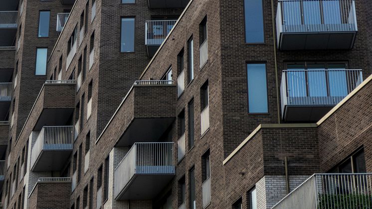 Köpte lägenhet som aldrig byggdes, så friades mäklaren