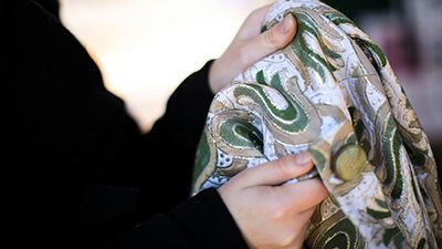 Från och med 1 januari 2025 får du inte kasta kläder och annat textilavfall i restavfallet, den vanliga soppåsen.