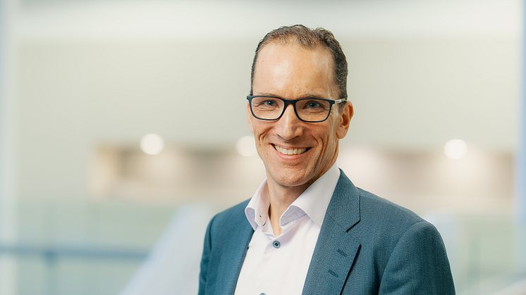 Henrik Samuelson tar över rodret för Convini i en tid av stark tillväxt och fortsatt expansion. Han har tidigare haft ledande positioner inom bland annat Orkla, Lindt och Unilever.