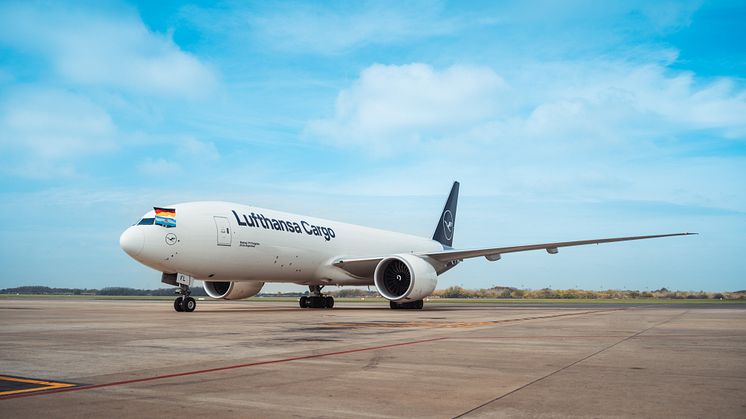 Lufthansa Cargo tauft neuesten Frachter „¡Hola Argentina!“ 