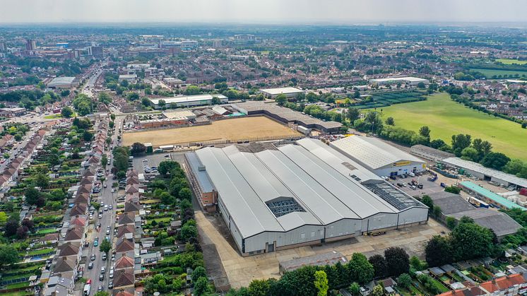 Aerial view of the LON1-East Data Center Campus. 
