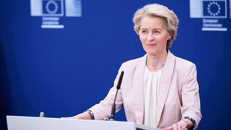 Ursula von der Leyen vid talarstolen