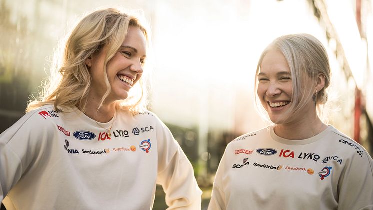 Emma Ribbon och Jonna Sundling på mediaupptakt innan säsongens första läger på snö. Foto: Bildbyrån/Maxim Thore