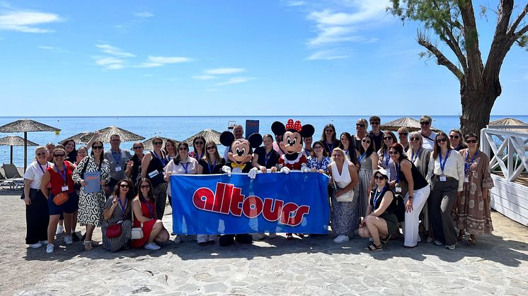 Besuch des neuen alltoura Club Hotels Kiotari Miraluna. Die Ferienanlage hat einen direkten Zugang zum Strand.