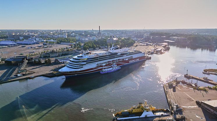 Viking Glory bunkras med biogas i Åbo hamn. Foto: Viking Line/Pasi Kuronen