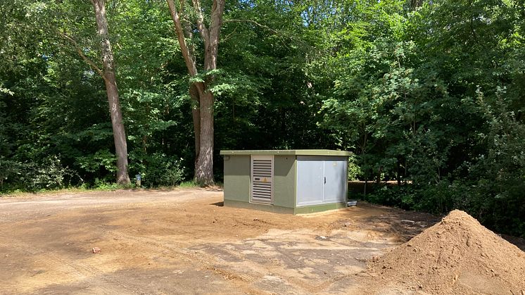 Eine der elf neuen, fernsteuerbaren Ortsnetzstationen, die SH Netz in St. Peter-Ording errichtet hat.
