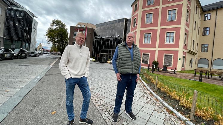 Arne Riise og Jan Helmen inviterer til myntmesse i Drammen 19. og 20. oktober.