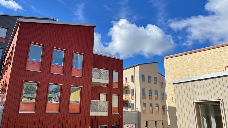 Välkommen till smygpremiär i kvarteret Hållstugan