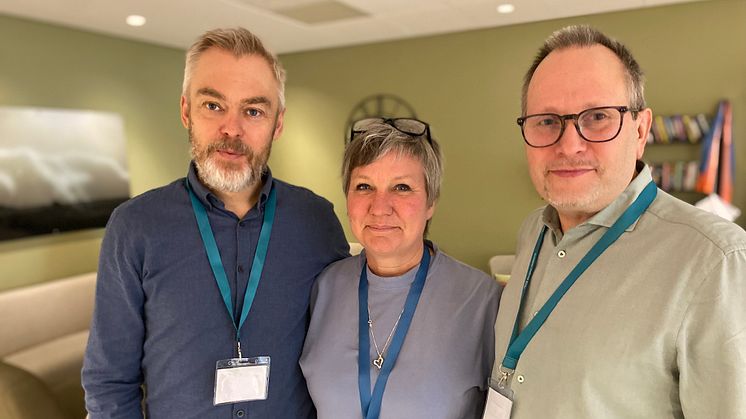 På plats under lördagens införande. Hälso- och sjukvårdsdirektör Emma Pihl, tillsammans med IT- och digitaliseringsdirektör Måns Arnrup och Patrik Dahlqvist-Jönsson, verksamhetschef för digitalisering av hälso- och sjukvården. 