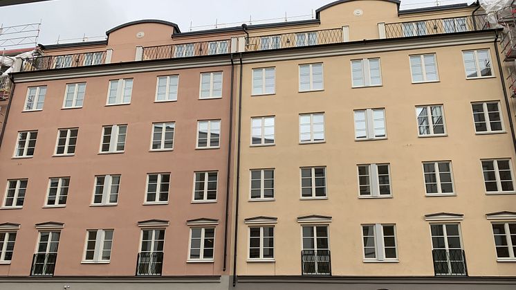 Igår lämnades nycklarna ut till de första bostadshyresgästerna till kvarteret Nacka Grace, Wallenstams 1920-tals klassicistiska nyproduktion mitt i Centrala Nacka.