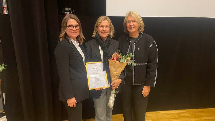 På plats vis utdelningen av Skapa-priset Jenny Grip Samling Näringsliv, Åsa Strandberg Respin och Marita Ljung Jämtlands läns Landshövding
