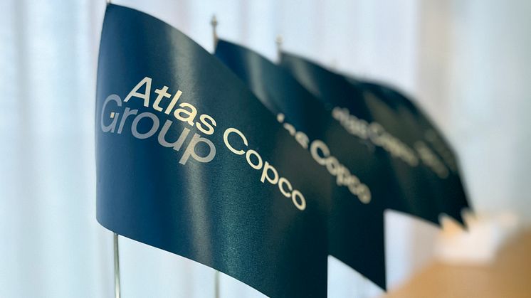 _atlas_copco_group_table_flags.png