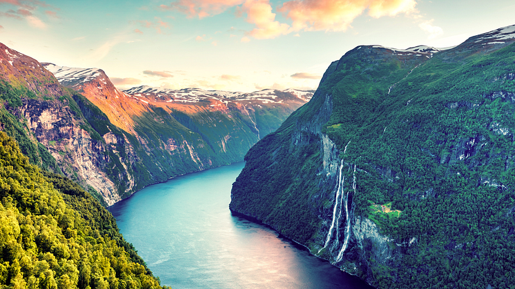 Ålesund: Eingang zum Geirangerfjord