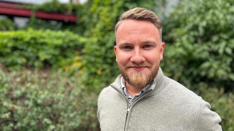 Pensjonsekspert Jonas Ulriksen er overrasket over at så mange ikke sjekker lønn ved jobbskifte. 