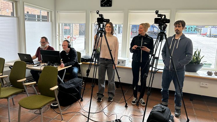Aros Film gör sig redo för livesändning på Seniortorget