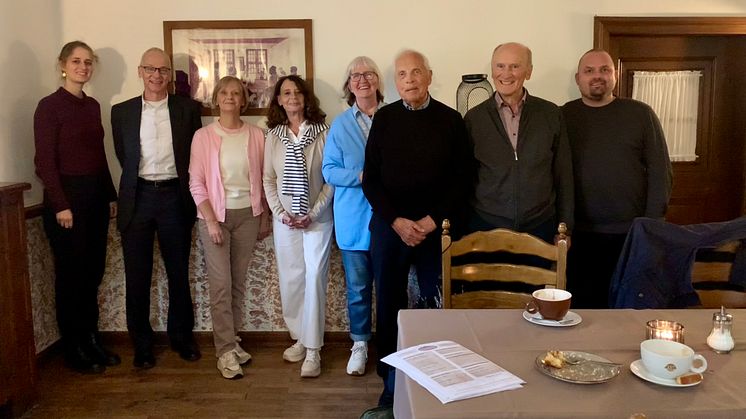 Gemeinsam haben Mitglieder des Institut für Katholische Theologie und Professor Ralph Sauer vor kurzem die im Museumsdorf Cloppenburg gezeigte Ausstellung zum Thema: „Missionarinnen in verflochtenen Welten“ besuchen können.