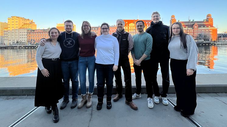 Frampton mit den sieben Studierenden der Universität Vechta.