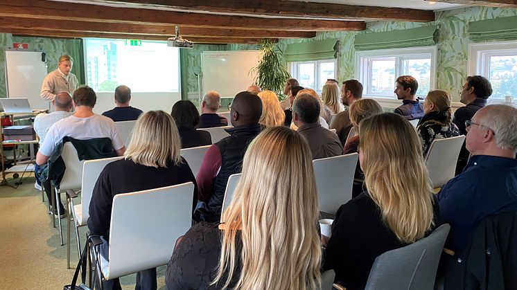 Förvaltningsavdelningen deltog i en workshop för att analysera resultatet från NKI-enkäten.