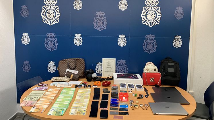 Beslag från insatsen i Spanien. Foto: Ekobrottsmyndigheten.
